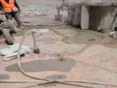 石峰水泥混凝土路面板底注浆技术 路面脱空注浆整治方案