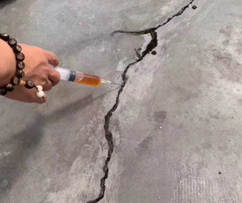 石峰混凝土裂缝修补技术详解​